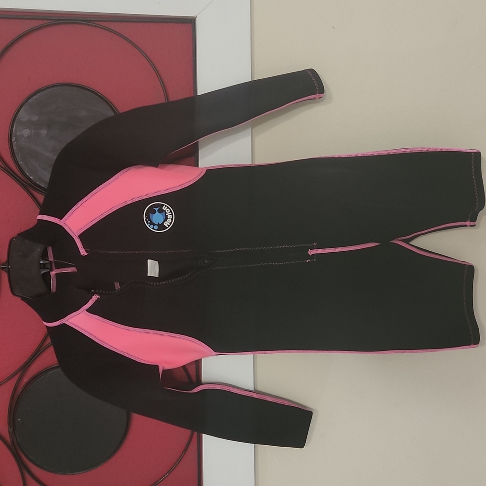 NWOT Child Wet Suit Realon